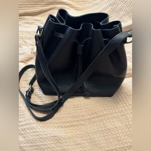 Portland Leather Goods Large Bucket Bag- Pebbled Black